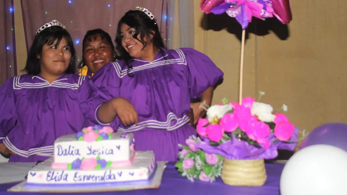 Dalia Yesica y Elida Esmeralda xv años